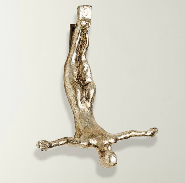WALL DIVER WOMAN