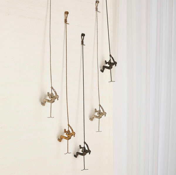 CLIMBING WOMAN-WALL MOUNTED
