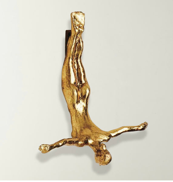 WALL DIVER WOMAN
