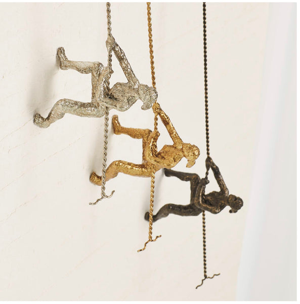 CLIMBING WOMAN-WALL MOUNTED