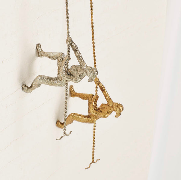 CLIMBING WOMAN-WALL MOUNTED